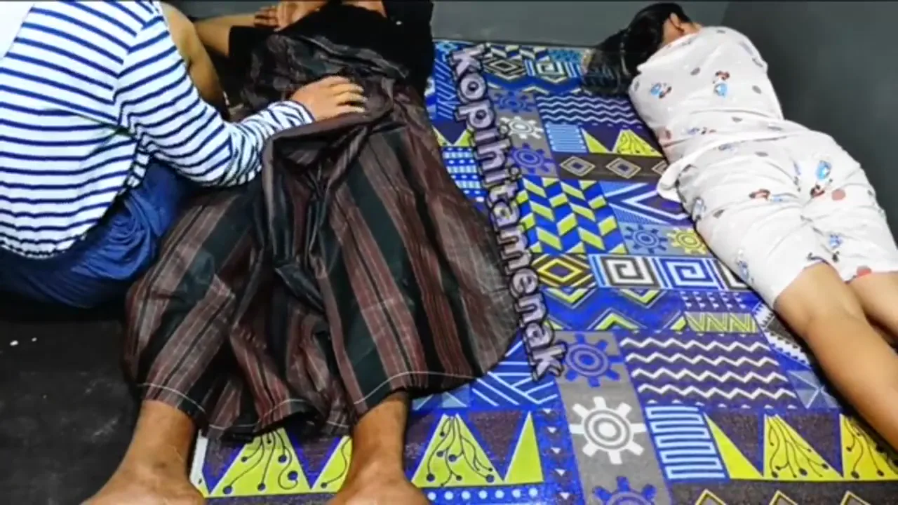 Nikmat pembantu pas anaknya udah ketiduran