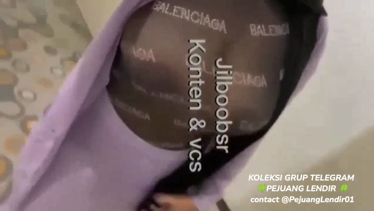Tante yona Hijab Isep kontol sampai mentok tenggorokan